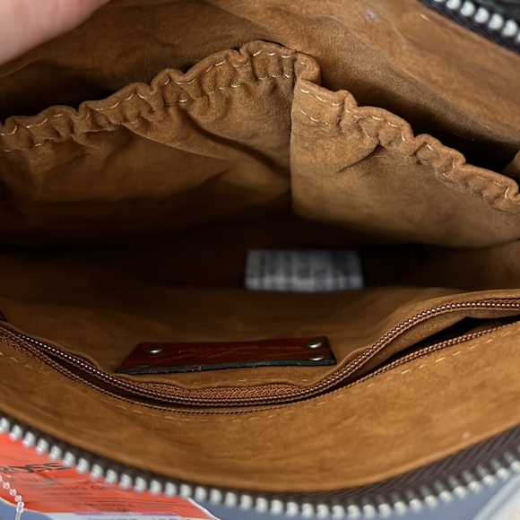 NWT Patricia Nash Stipes Sling Crossbody Tooled Turqouise Leather Bag - Picture 7 of 9